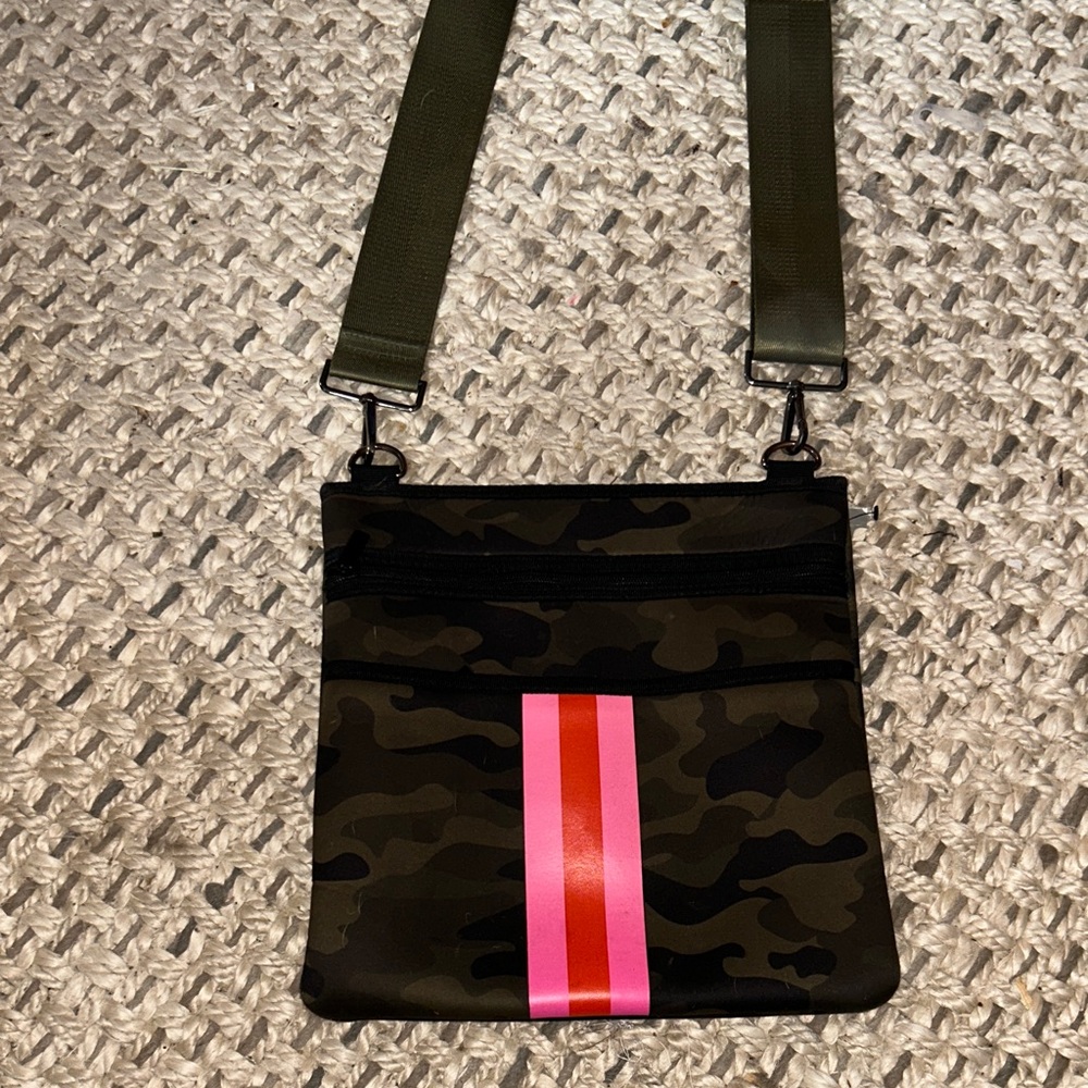HAUTE SHORE Camouflage Messenger Bag with Pink Stripe